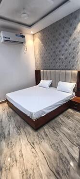 D town hotel and restaurant Dabra