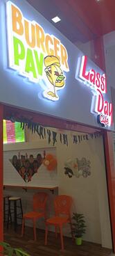Burger Pav Cafe