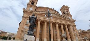 XUFI (Olympic) Cafe' and Bistro