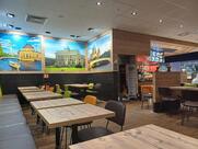 Wolf Wurstshop mit Heisser Wolf Restaurant