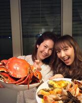 ปูไข่เยิ้ม by mick