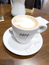 1924 - Un monde de Cafés