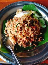 รินลดากระเพราถาด