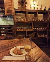 Monjolo emporio Lounge bar