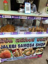 Rajthasani spesal Hot jalebi and smosa