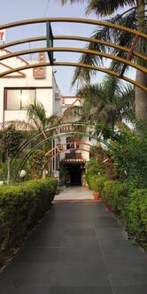 SIP N DINE-Hotel/Best Family Restaurant/Best Banquets/Budget Hotels