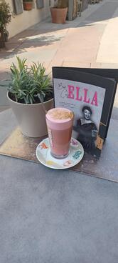 Cafe‘ Bar ELLA