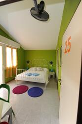 Sunflower Beach Backpacker Hostels & Bar