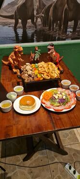 Casa do Dinossauro, restaurante temático.