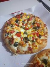 DA Unstoppable pizza