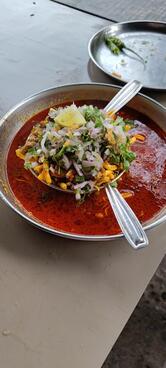 Mami cha Famous Vadapav, Pen