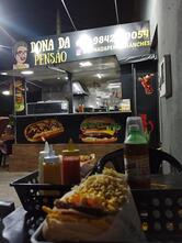 Dona da Pensão Lanches