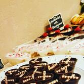 ewis Café & Restaurant