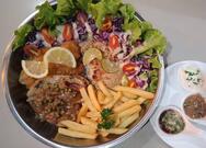 Monday Cafe’Restaurant Ban Mai Khao