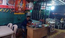 Hotel Red N' White Veg Garden Restaurant