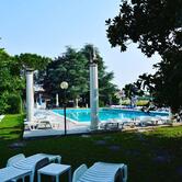 Piscina - Ristorante affittacamere Villa Serafini