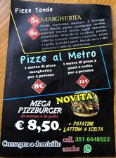Pizza al metro. Pizz & Fries