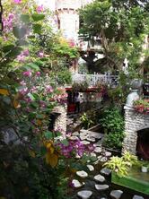 Oasis Cafe Phạm Văn Đồng