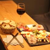 FLO Cocktail, Beer, Spirits & Music