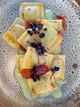 Voia food, wine & Cocktail bar