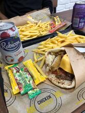 Chicken Street Colombes Naan & Fried Chicken