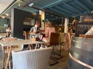 Zilt lounge- en eetcafé