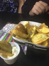 Malz Craft Burgers Hambúrguer Artesanal l Onion Rings Sanduíche Vegetariano Cerveja Brownie Banoffee Valqueire RJ