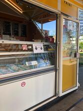 Dennis Frites Paleis en Surinaamse Broodjes