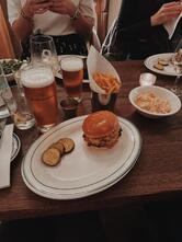 Lou's Comfort Food - Restaurant & Bar