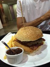 Hangar 14 Bis Burger & Grill
