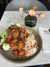 Cafe & Bar 21