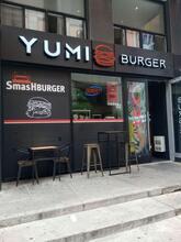 Yumi Burger - Rue Mackay