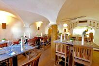 Enothek am See by Maximilian Kölbl