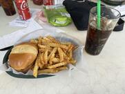 Drews Lakeside Bar & Grill