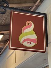 Menchie's Frozen Yogurt