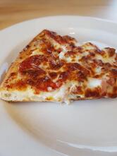 Gianni’s Pizza & Wings Sports Bar