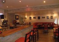 Au Pied de la Tour - Chez les Filles