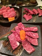 牛刺しと焼肉としゃぶしゃぶと。仔虎 国分町店