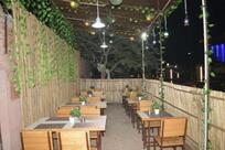 Royals Cafe Corner Restaurant