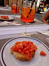 White Bar & Restaurant