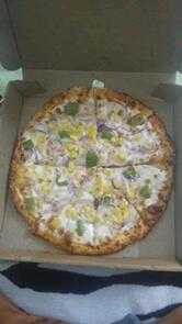 Roots Cafe- Best in Pizza,Momos,Burgers,wraps,shakes,Fries.