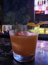 190 AMSL, Lounge & bar