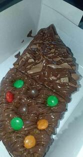 Henny's Gourmet - Salunkhe Vihar Rd.