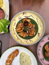 White Lotus: Food Vibe Folks