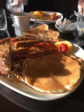 Patrinos Steak House & Pub