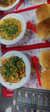 MMV Mumbaiya Misal & Vadapav Kudasan