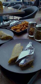 Eclair Cafe & Lounge