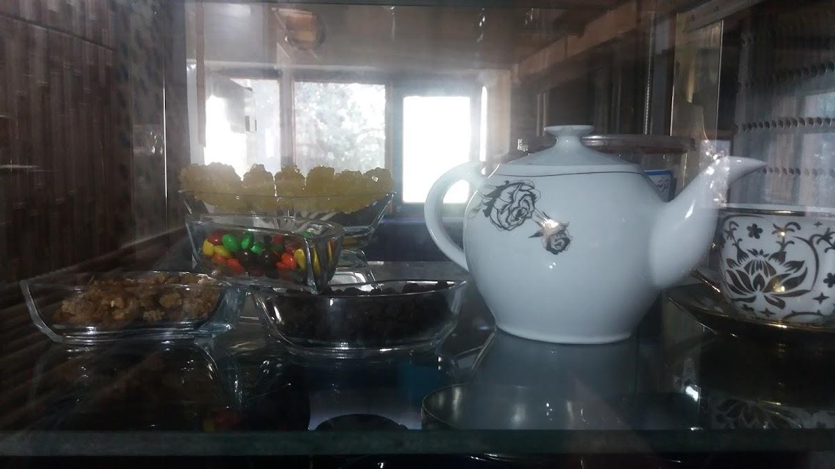 Baghcheh Traditional Cafe
