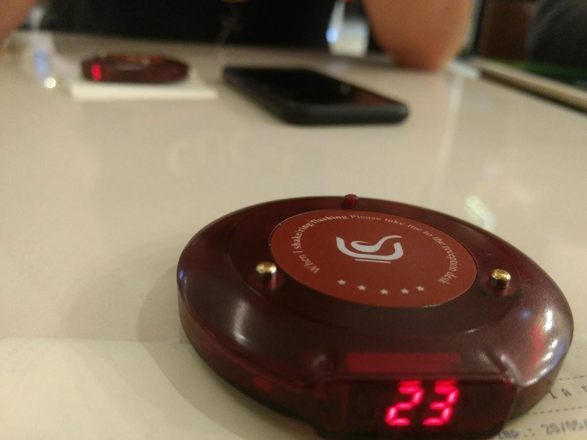 Pigalle Burger Shopping