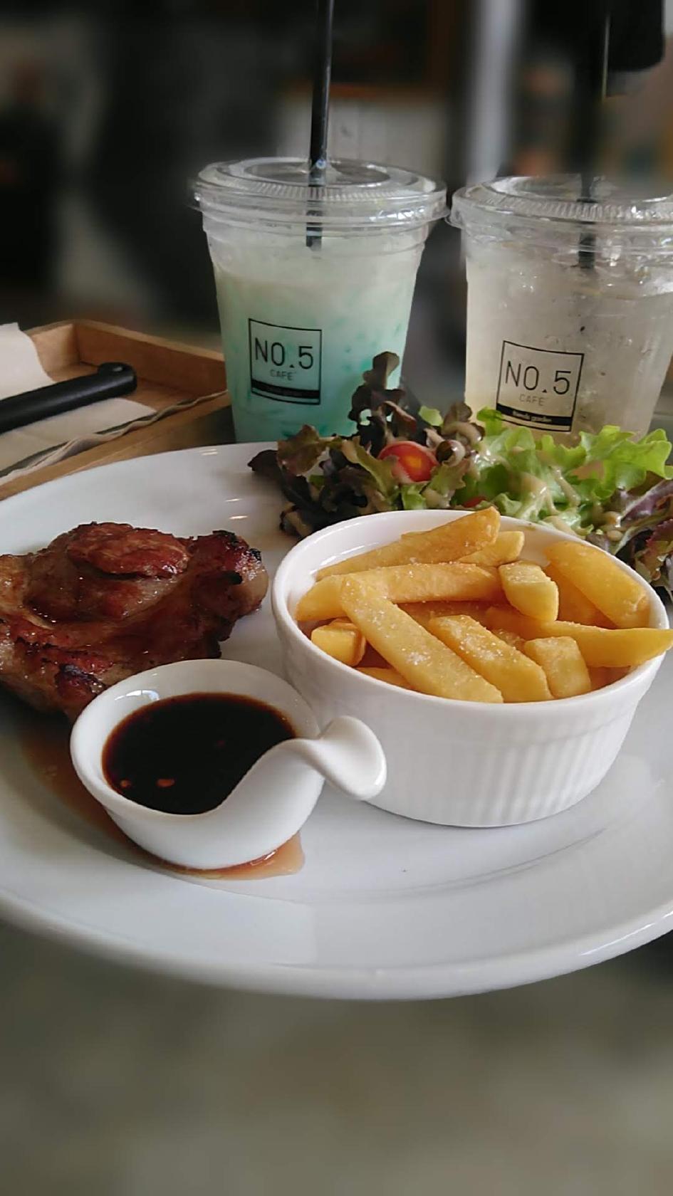 No 5 Cafe Suphanburi